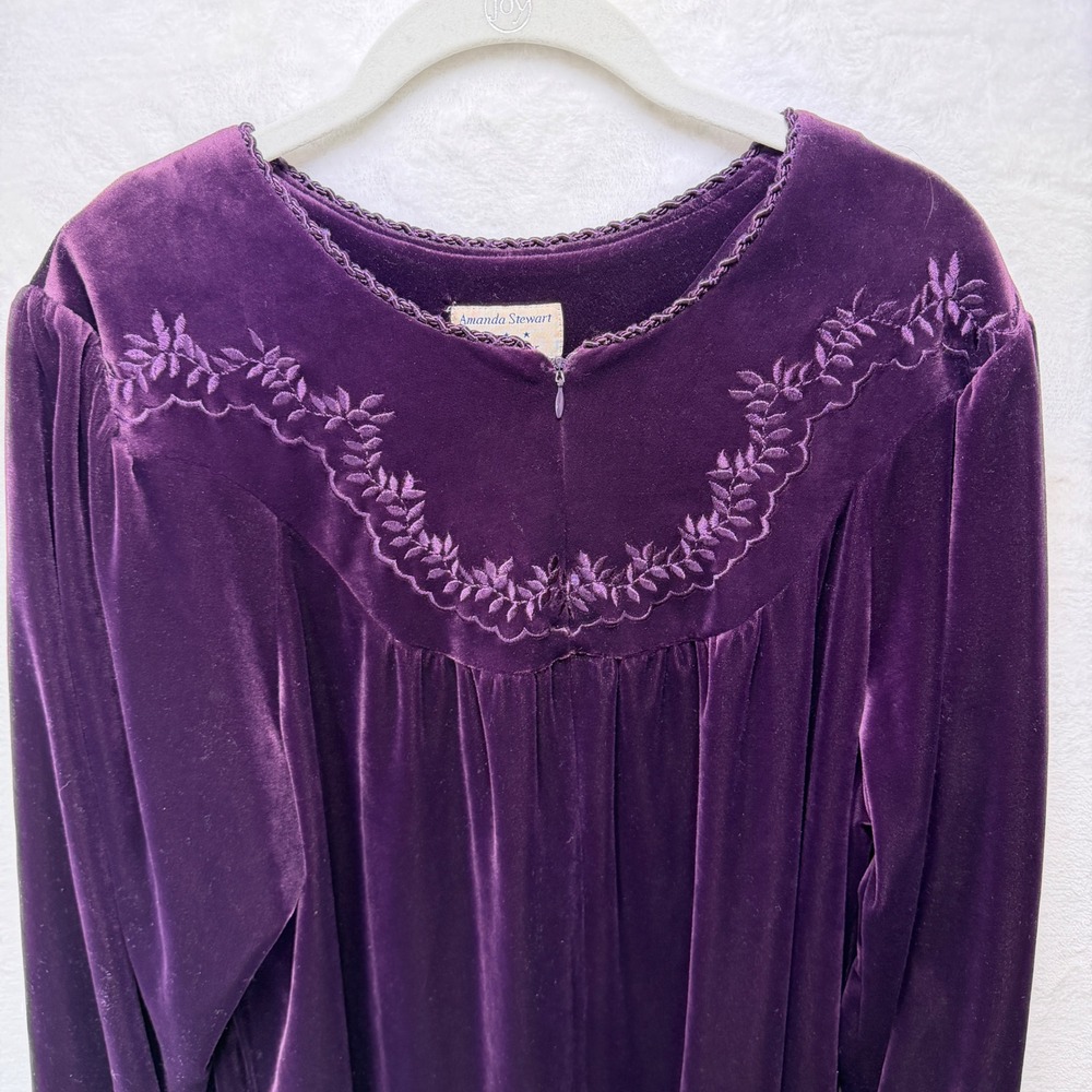 Amanda Stewart Purple Velvet Robe Large Long Sleeve Loungewear Plum